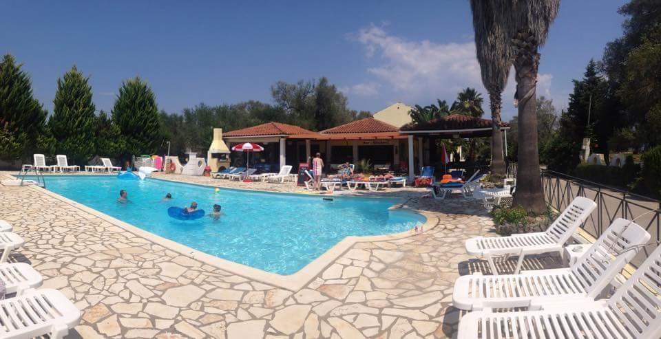 Athina Aparthotel Kávos Exteriör bild