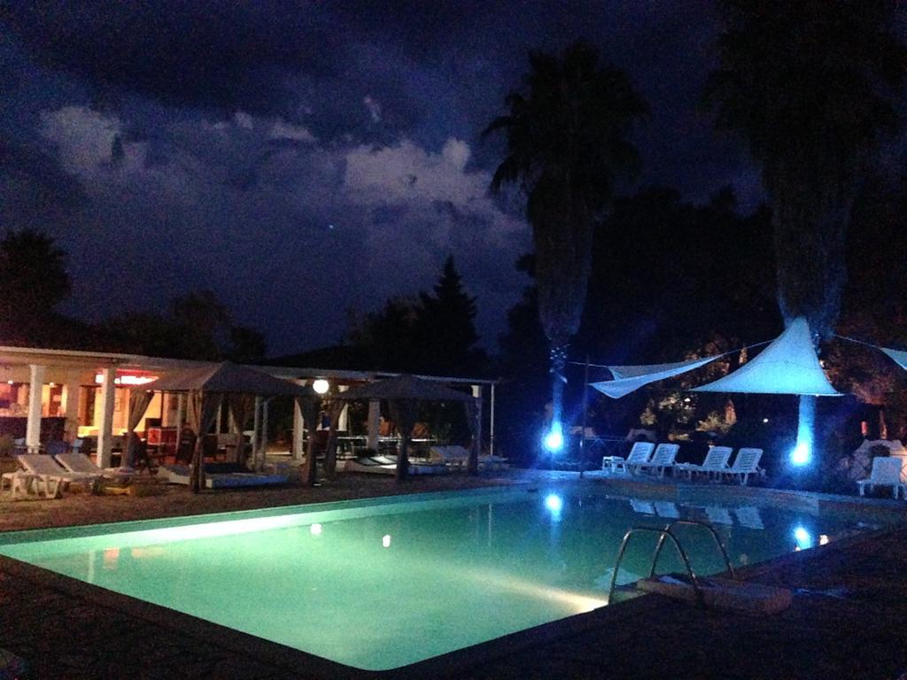 Athina Aparthotel Kávos Exteriör bild
