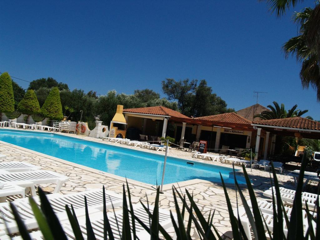 Athina Aparthotel Kávos Exteriör bild