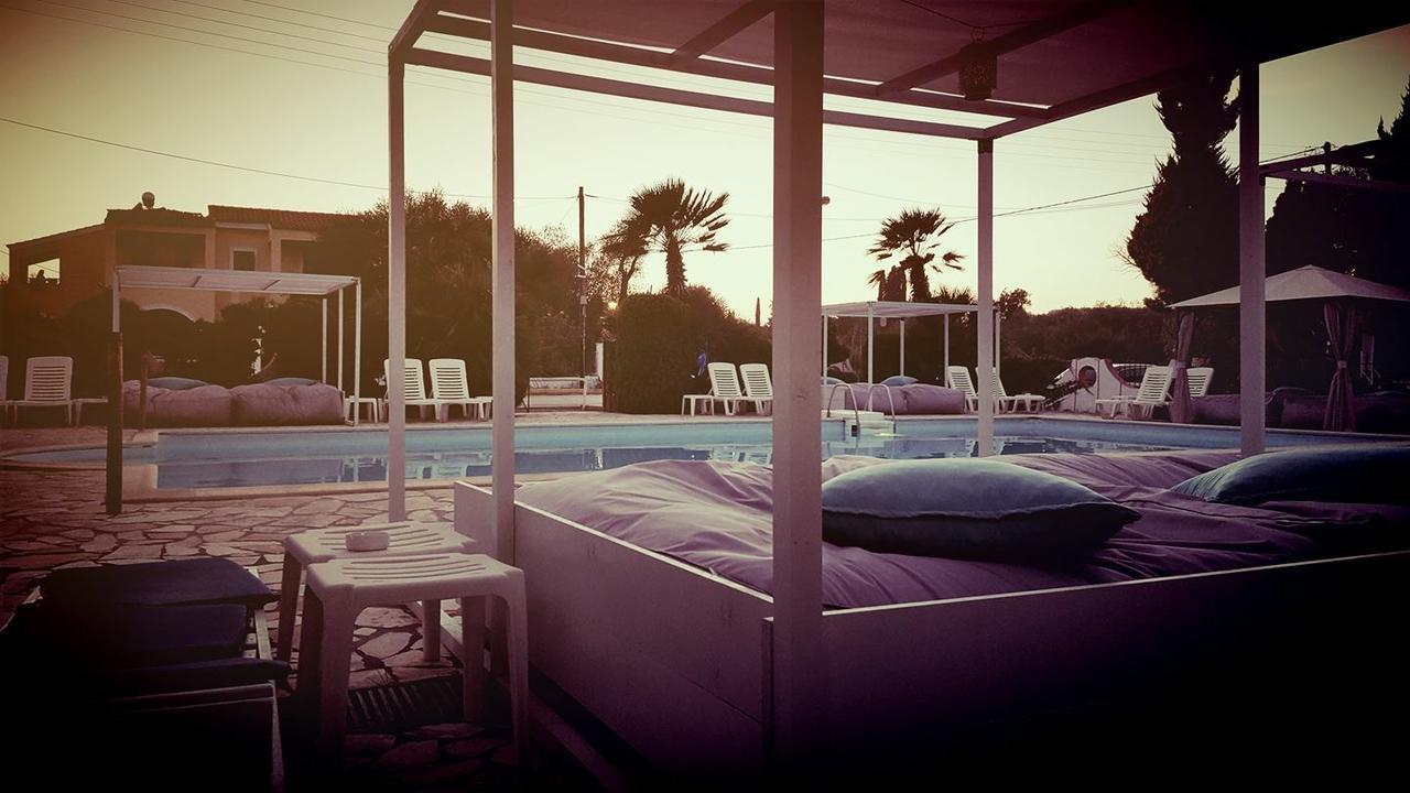 Athina Aparthotel Kávos Exteriör bild