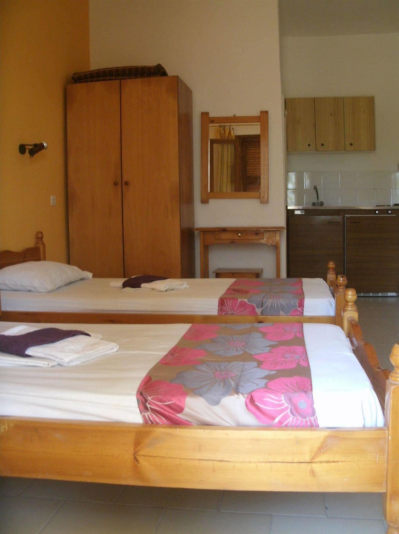Athina Aparthotel Kávos Exteriör bild